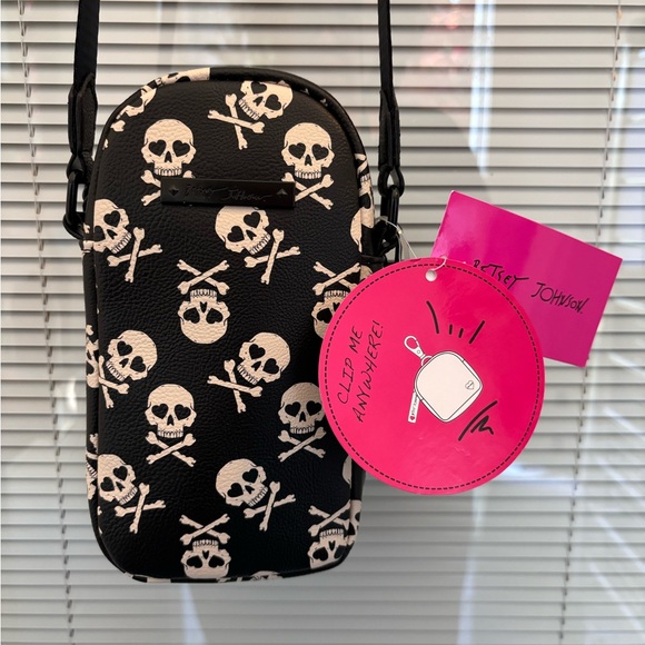 NWOT Betsey Johnson XOMINDY Black Cream Skull Faux Leather Crossbody wCoin Purse - Picture 3 of 8